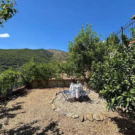 Il Fienile, Garden And Peacefull View アパート Arnasco